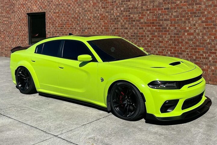 Svetlo Zelena sjaj folija - Avery Dennison Lime Green10