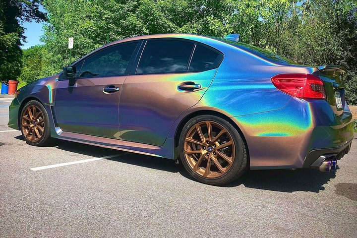 Avery Dennison Gloss Metallic Pride Prismatic Grey4