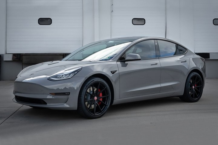 Nardo Grey Svetlo Siva sjaj folija- Avery Dennison Rock Grey Gloss6